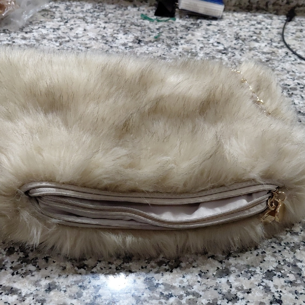 Elegant Cream Faux Fur Clutch Crossboby Hand Warmer MARK